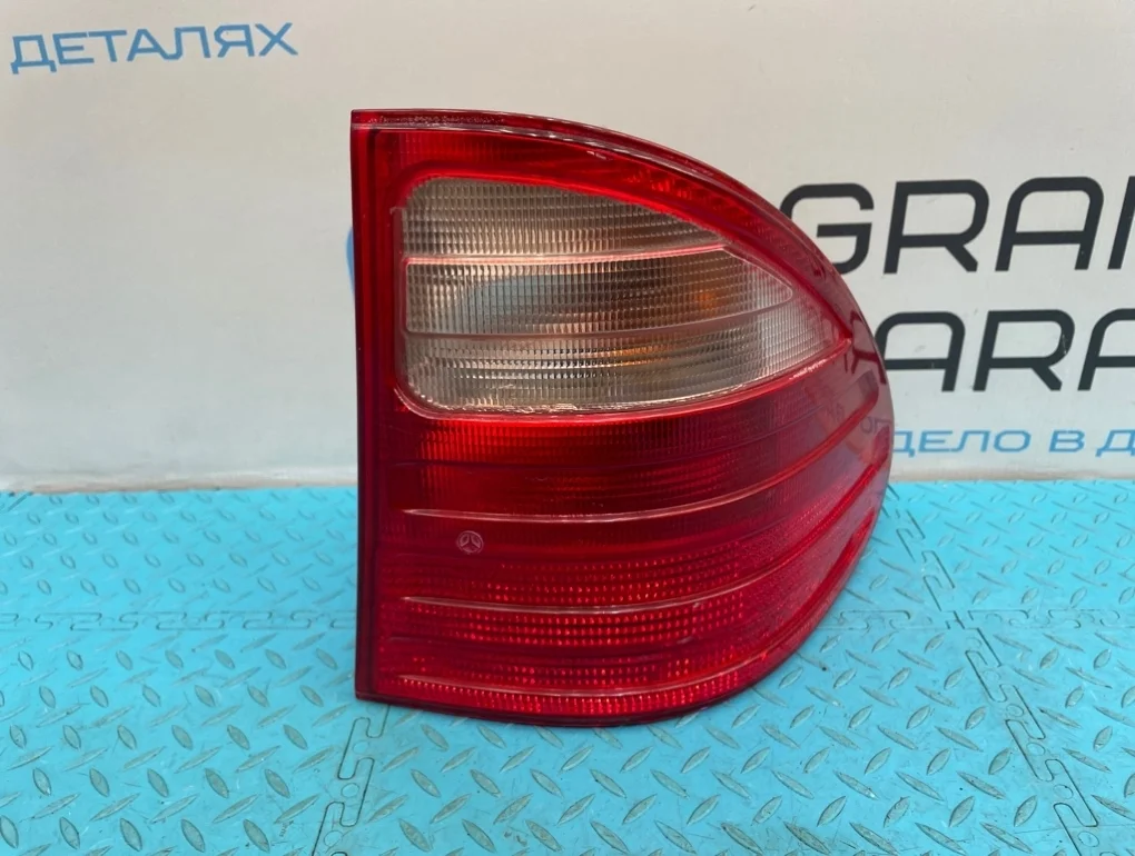Фонарь Mercedes-Benz E-Class 1999 A2108204864 W210 112.941 3.2, правый