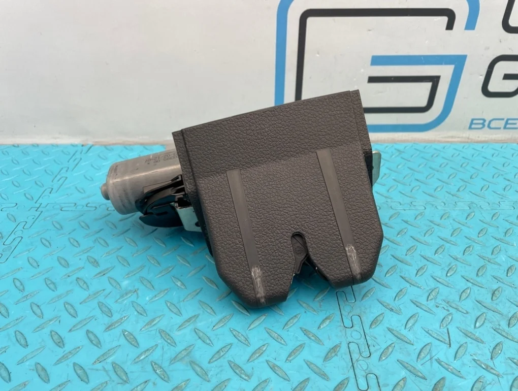 Замок багажника Volkswagen Sharan 2012 7P0827505M 7N1 CAVA 1.4