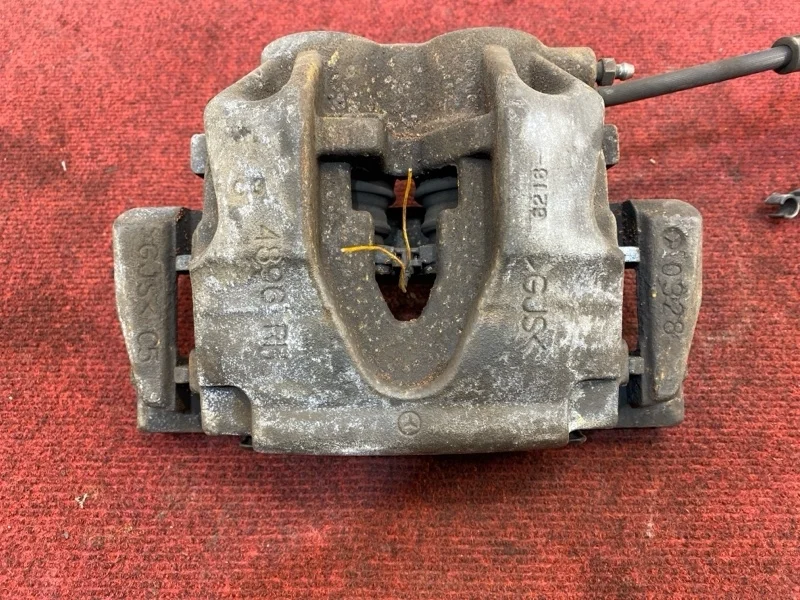 Тормозной суппорт Mercedes-Benz Gle 2017 A1664210281 642.826, передний правый