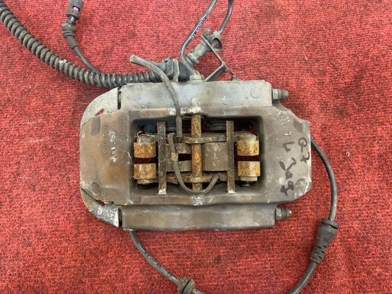 Тормозной суппорт Audi Q7 7L6615423L 4L, задний левый