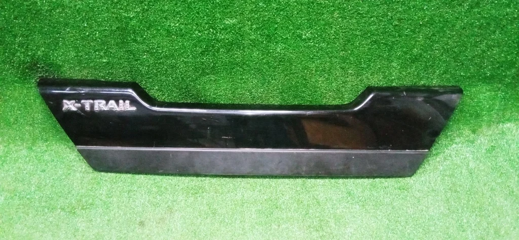 Б.у. накладка на крышку багажника NISSAN X-TRAIL T31 NISSAN X-TRAIL T31