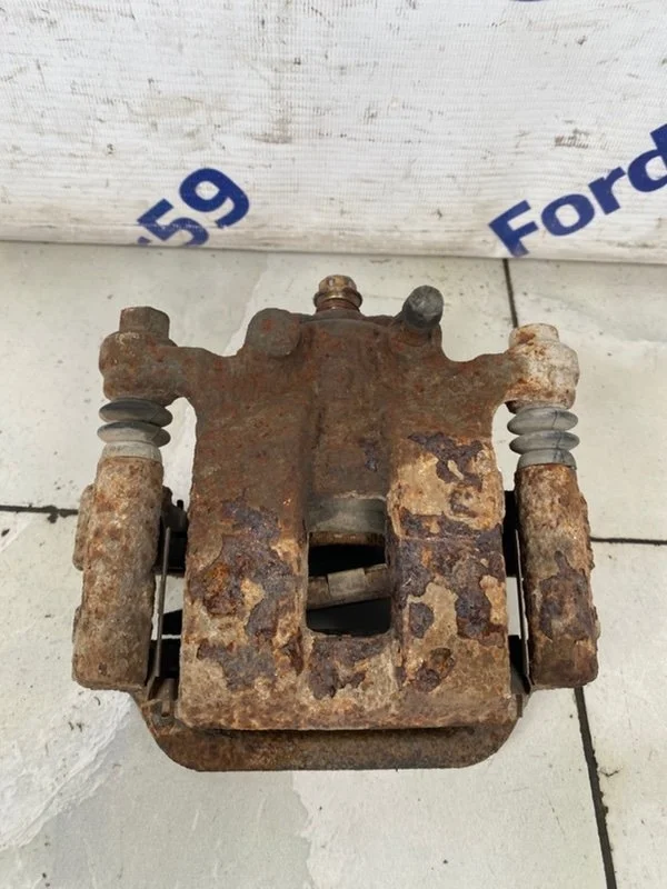 Суппорт Nissan X-Trail 2012 44001JG00A T31 2.0 (MR20DE), задний правый