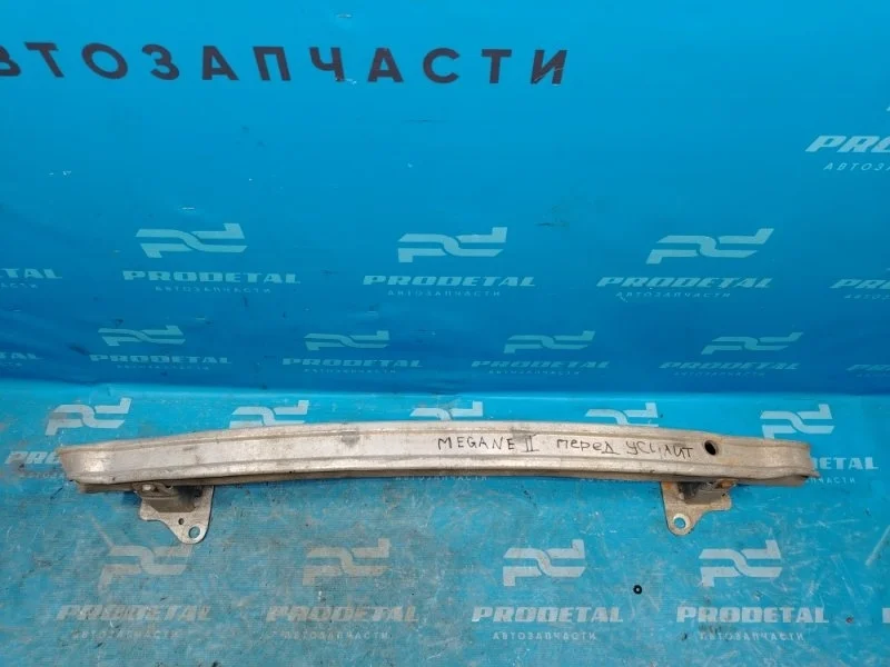 Усилитель бампера передний Renault Megane