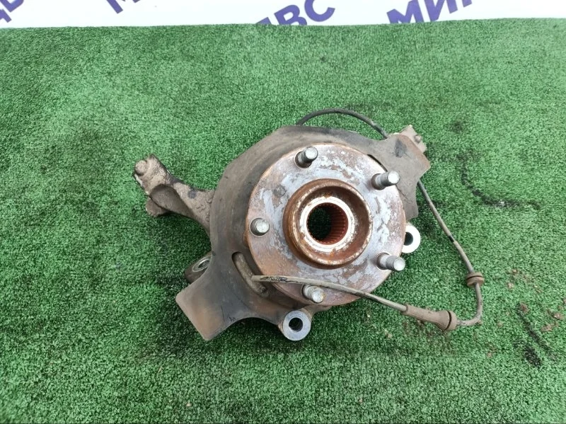 Кулак поворотный передний правый Nissan Murano Z51