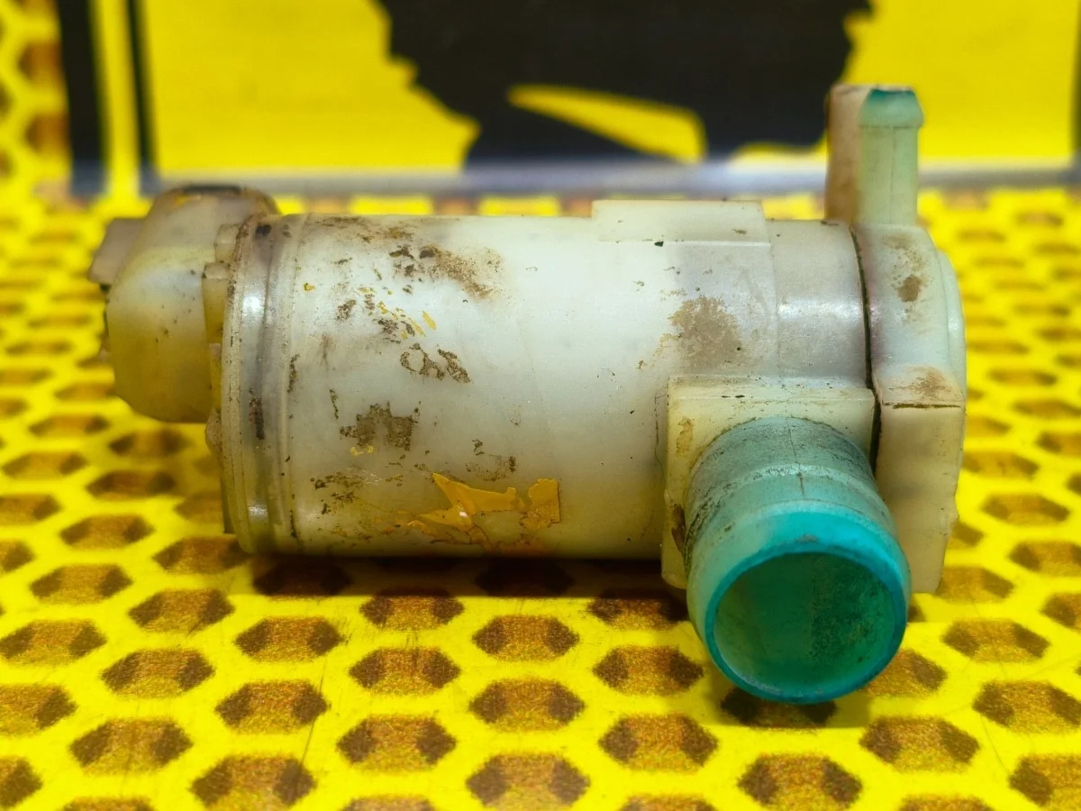 Насос омывателя лобового стекла Nissan Almera Classic 2006 2892095F0A B10 QG16