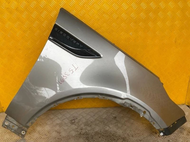 Крыло переднее правое Land Rover Discovery V (2016-Н.в.) 2018 LR080199 3.0 D 30DDTX