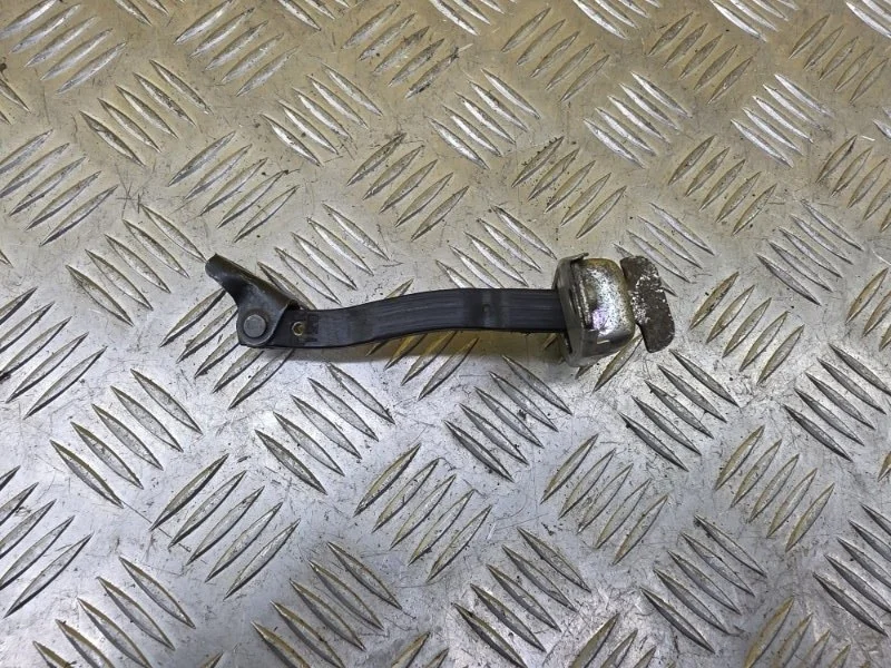 Ограничитель открывания двери Toyota Rav 4 (Xa30) (2005-2014) 2006 6861042020 2.0 I 1AZFE