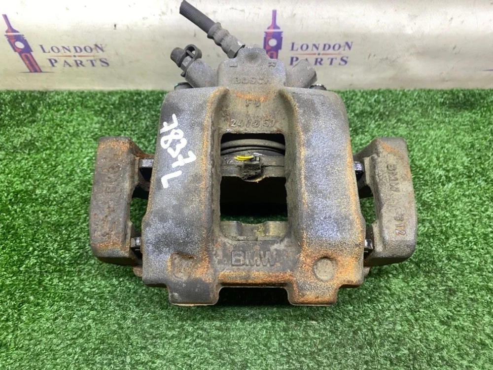 Суппорт тормозной BMW 320ix F30