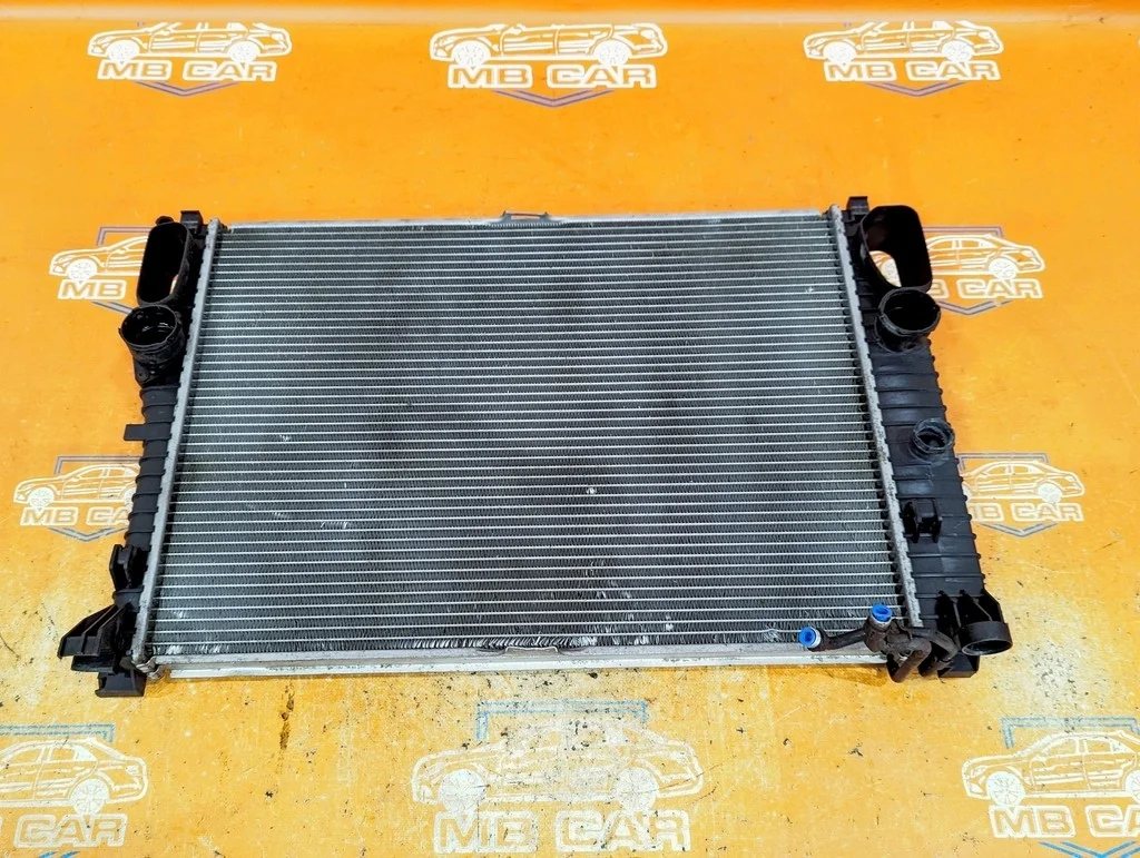 Радиатор Mercedes-Benz