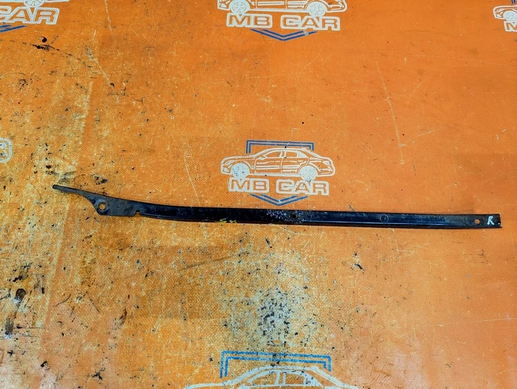 Кронштейн крепления бампера Mercedes-Benz