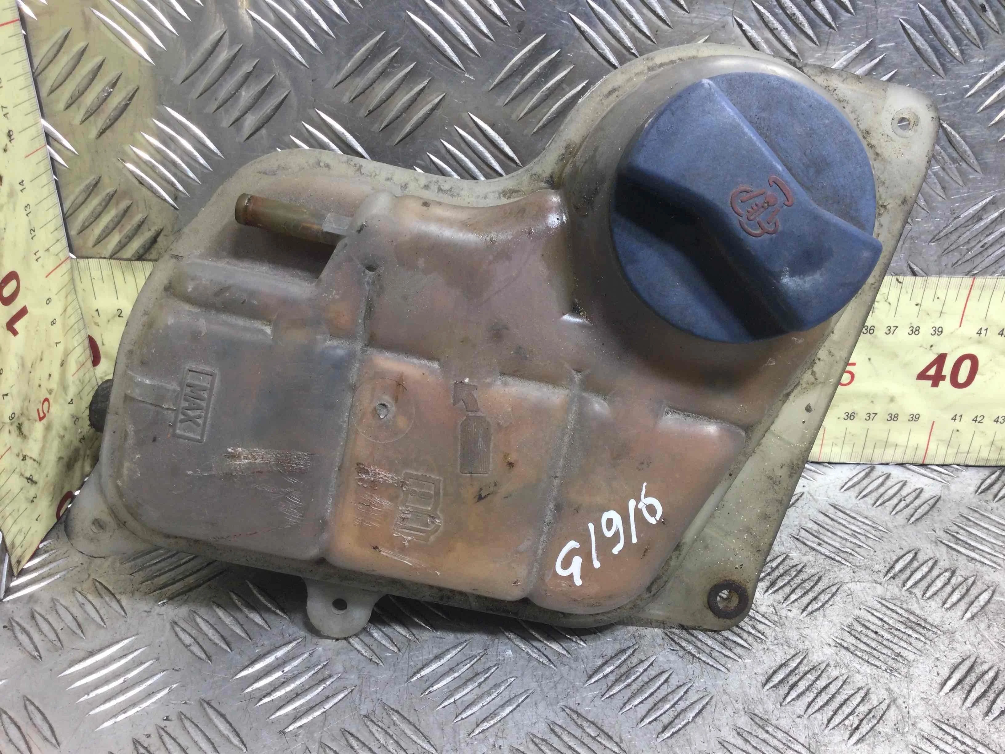 Бачок расширительный Audi A4 B5 (1994-1999) бензин 1.6 i Механика Седан