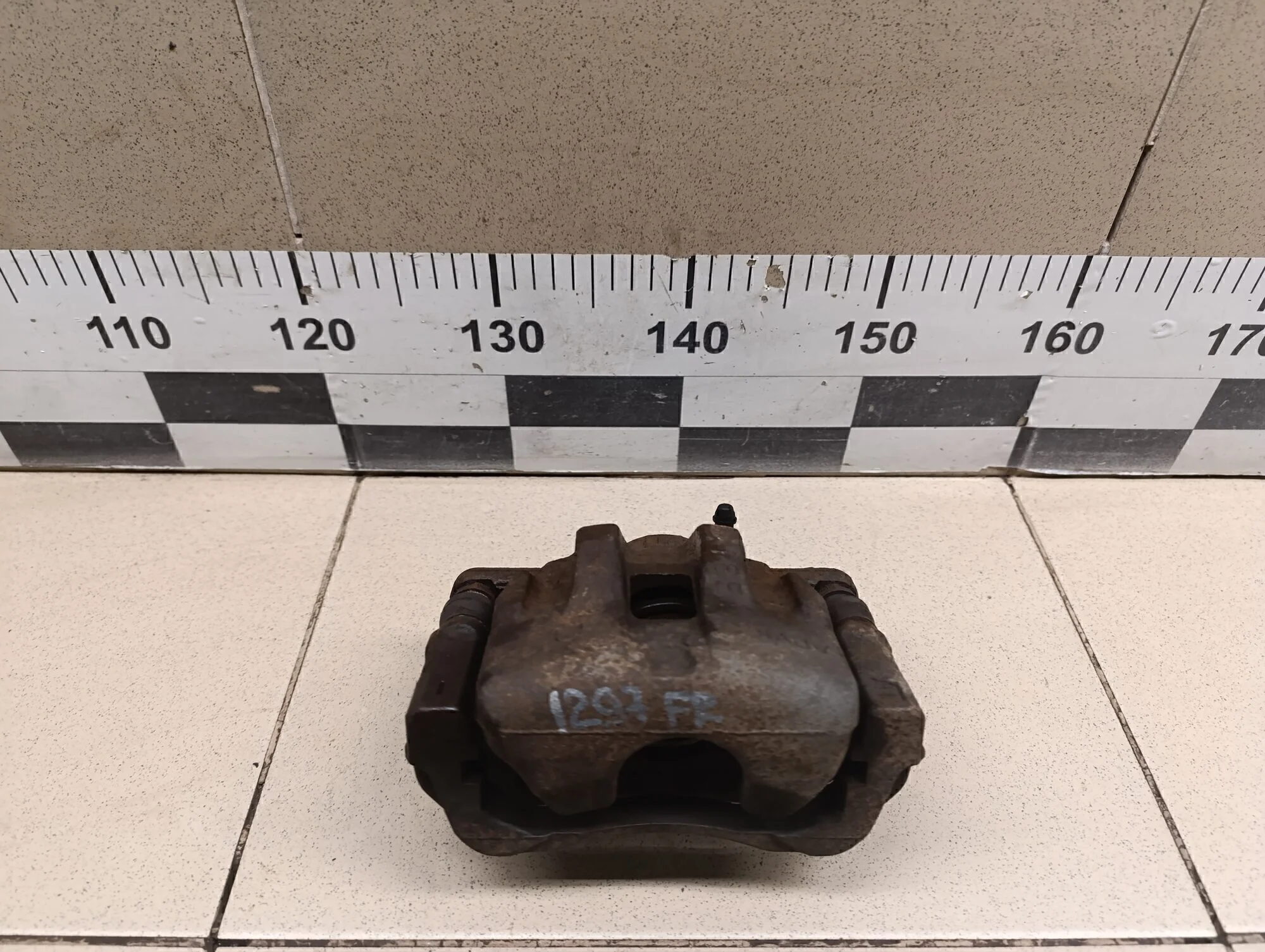 Суппорт передний правый Grand Vitara 1998-2005