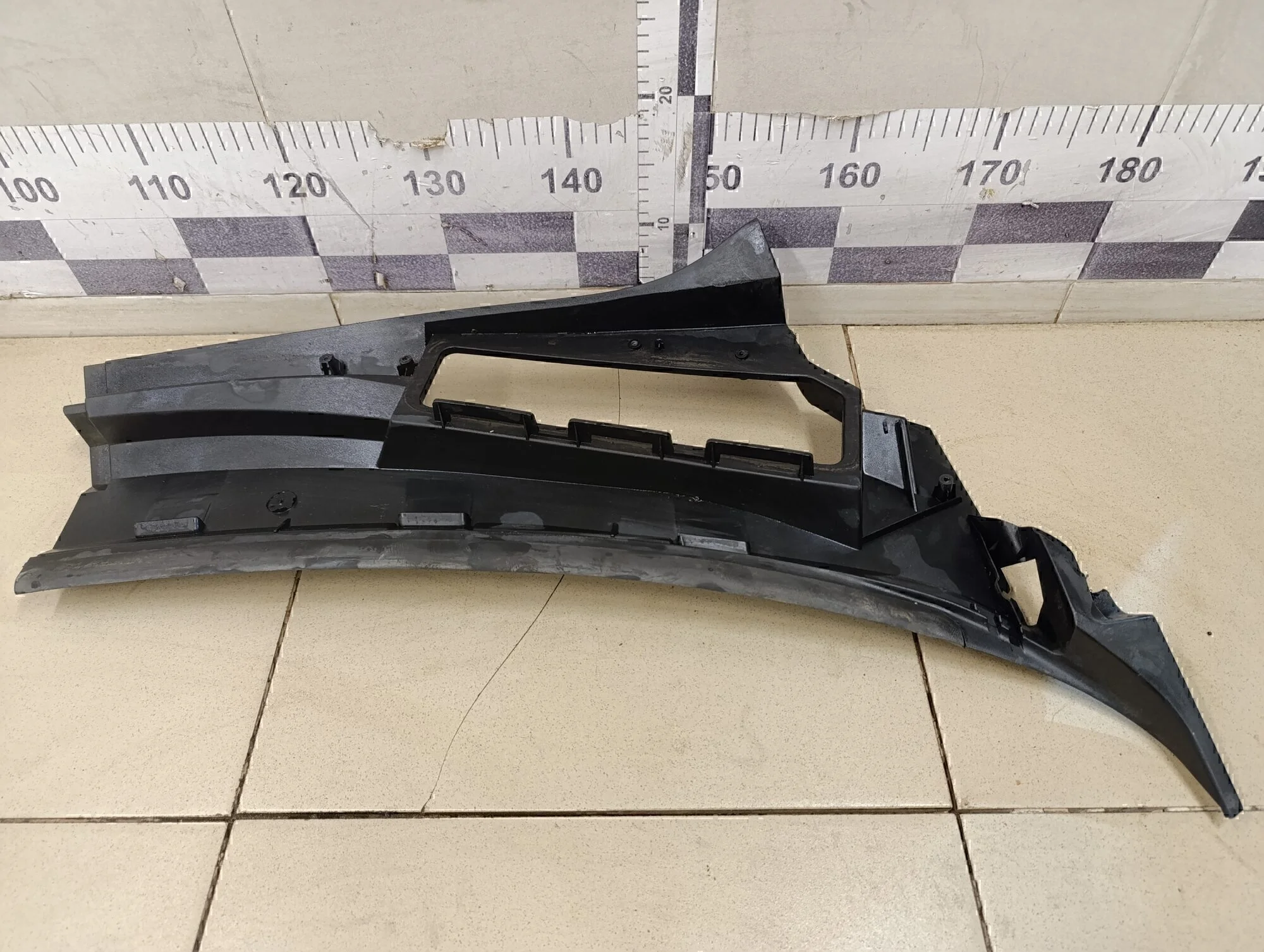 Решетка стеклооч. (планка под лобовое стекло) C3 2002-2009