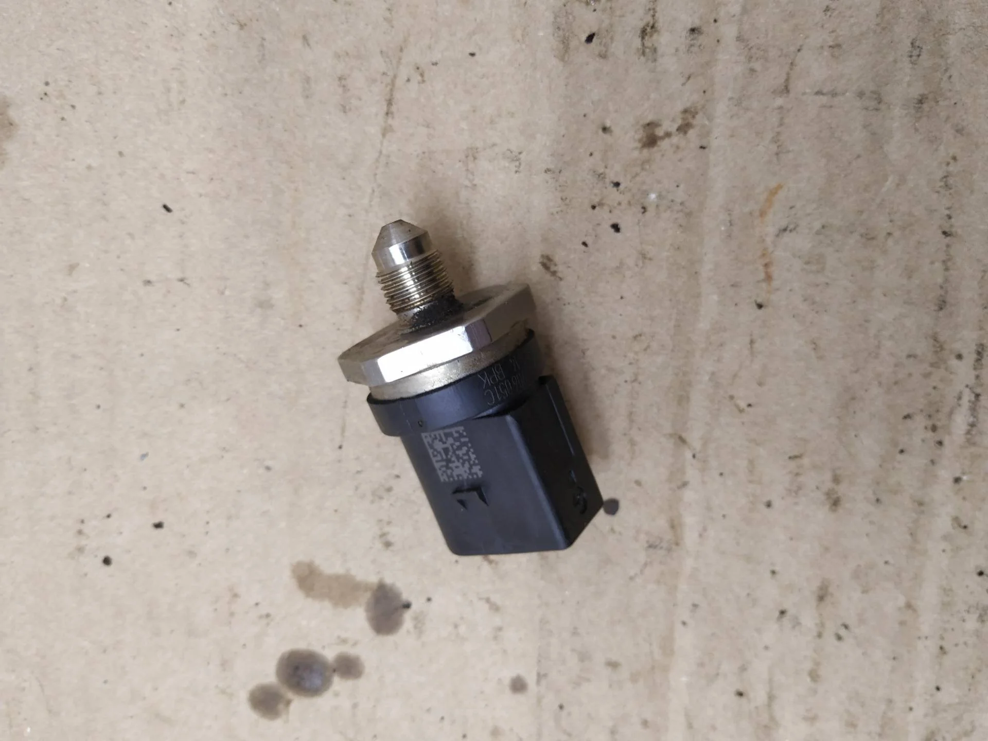 датчик давления топлива Volkswagen Touareg 2 7P6 2013