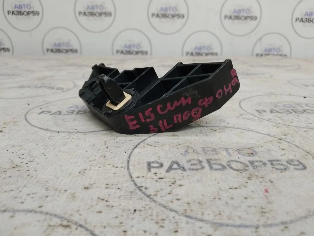 Кронштейн заднего бампера левый Toyota Corolla X (2006—2010)