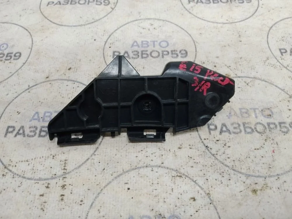 Кронштейн заднего бампера правый Toyota Corolla X рестайлинг (2010—2013)