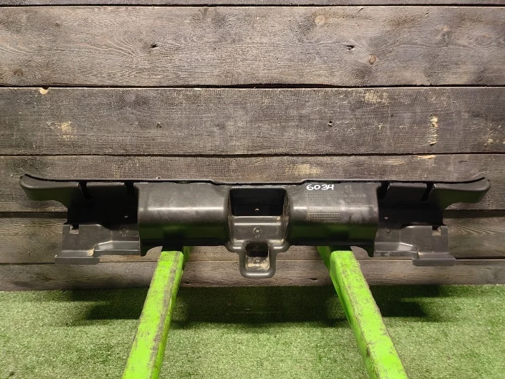 Кронштейн заднего бампера Peugeot 308