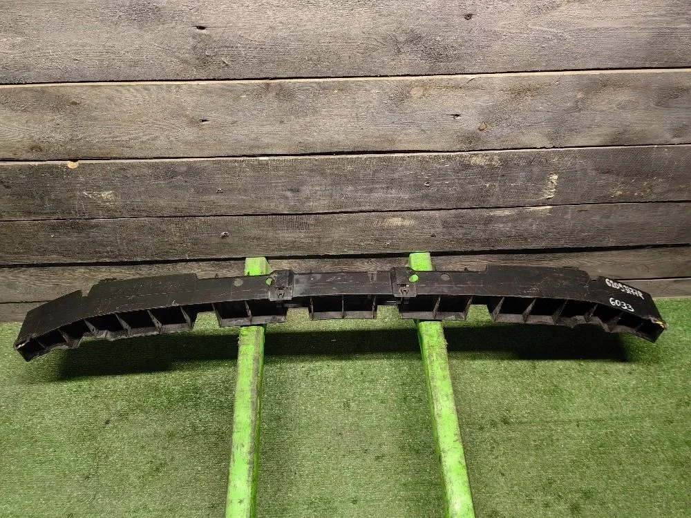 Усилитель переднего бампера Renault Duster 1