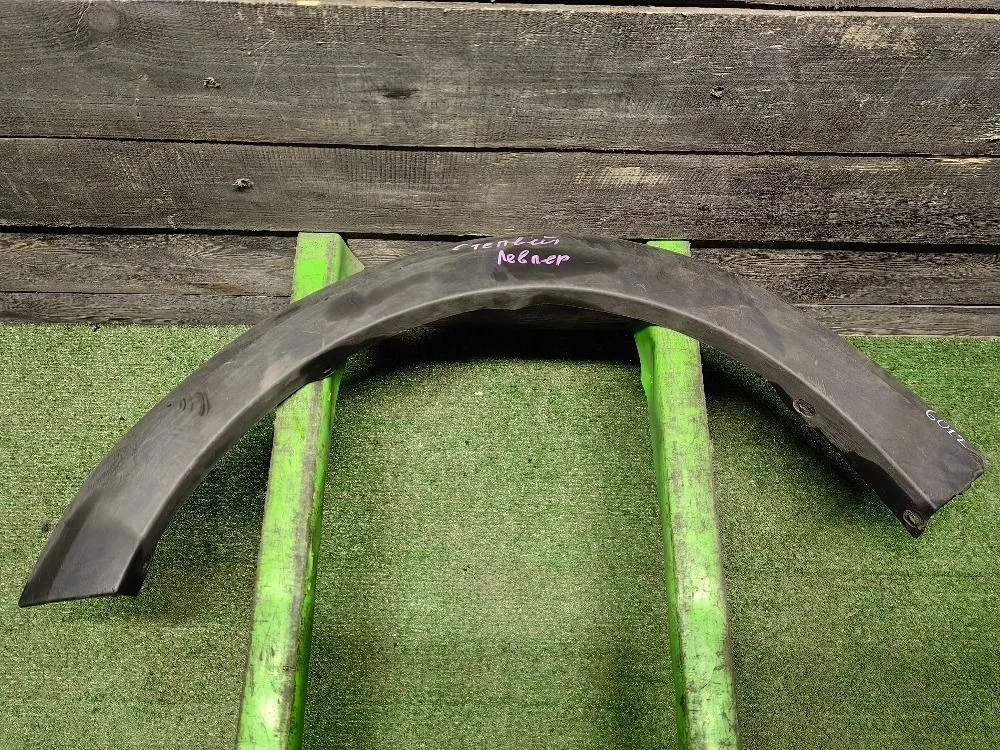 Молдинг переднего левого крыла Sandero Stepway II