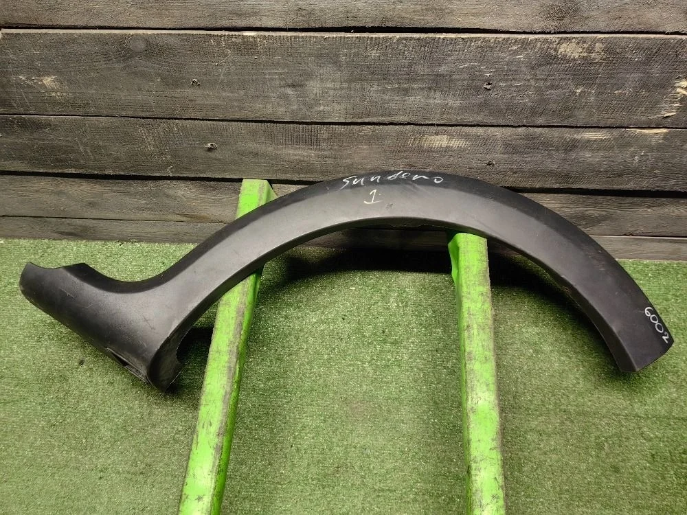 Молдинг заднего крыла левого Renault Sandero I