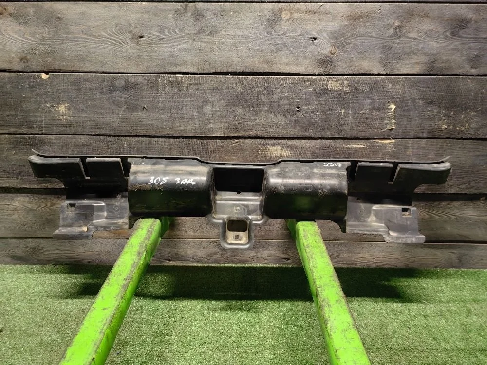 Кронштейн заднего бампера Peugeot 308