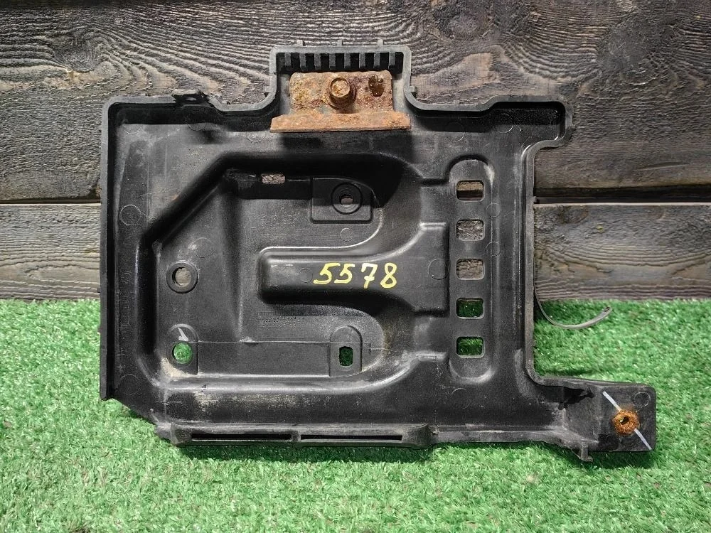 Площадка под аккумулятор Kia Cerato II