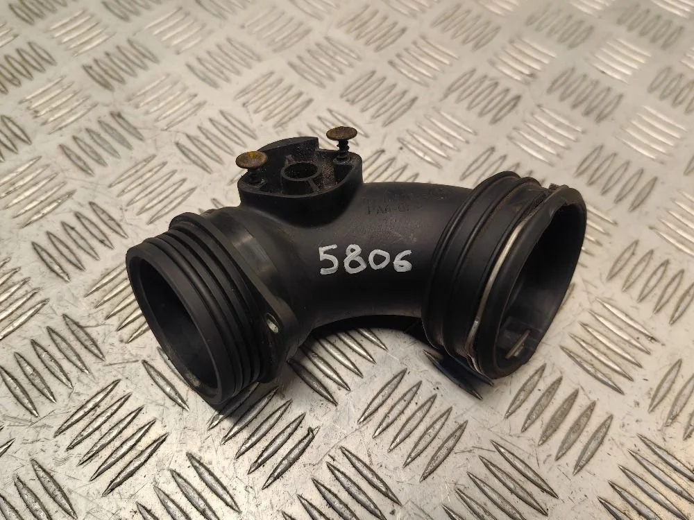 Патрубок интеркулера верхний VW Touareg 1