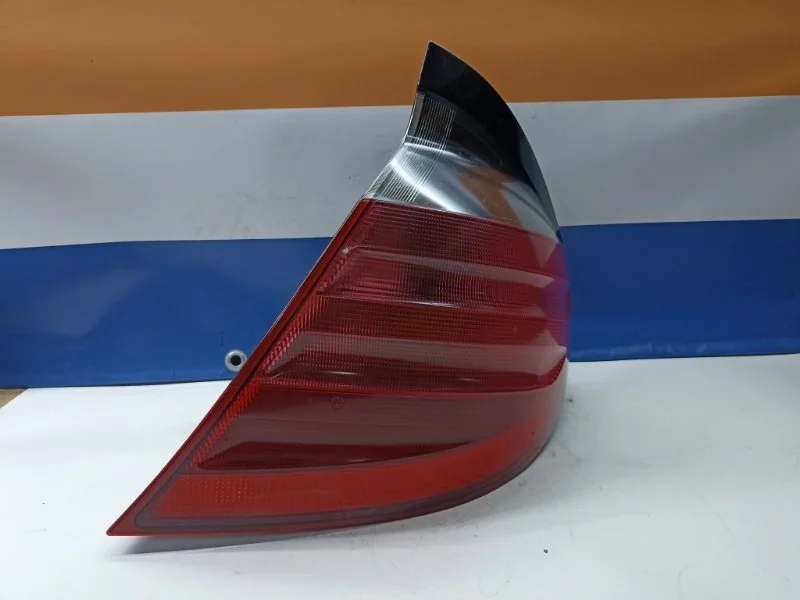 Фонарь Mercedes-Benz C-Class 2003 A2038200664 W203, задний правый