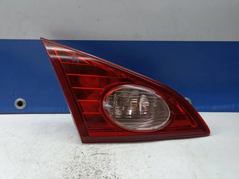 Фонарь внутренний Nissan Murano 2009 265451AA1A Z51, задний левый