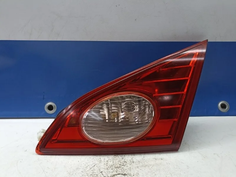 Фонарь внутренний Nissan Murano 2010 265401AA1A Z51, задний правый