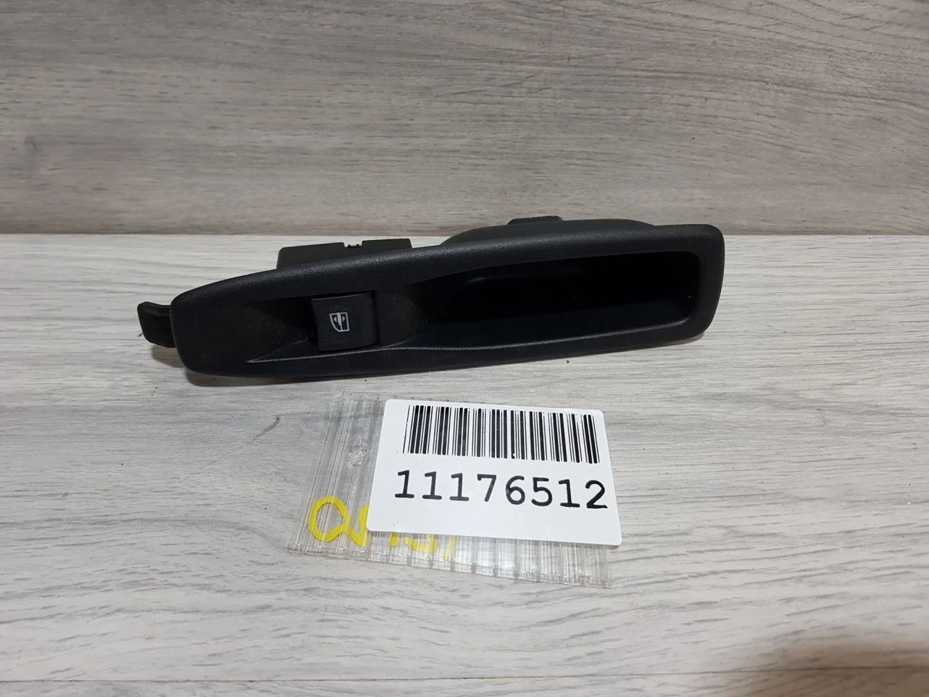 Кнопка стеклоподъемника для Renault Clio 4 2012-2019