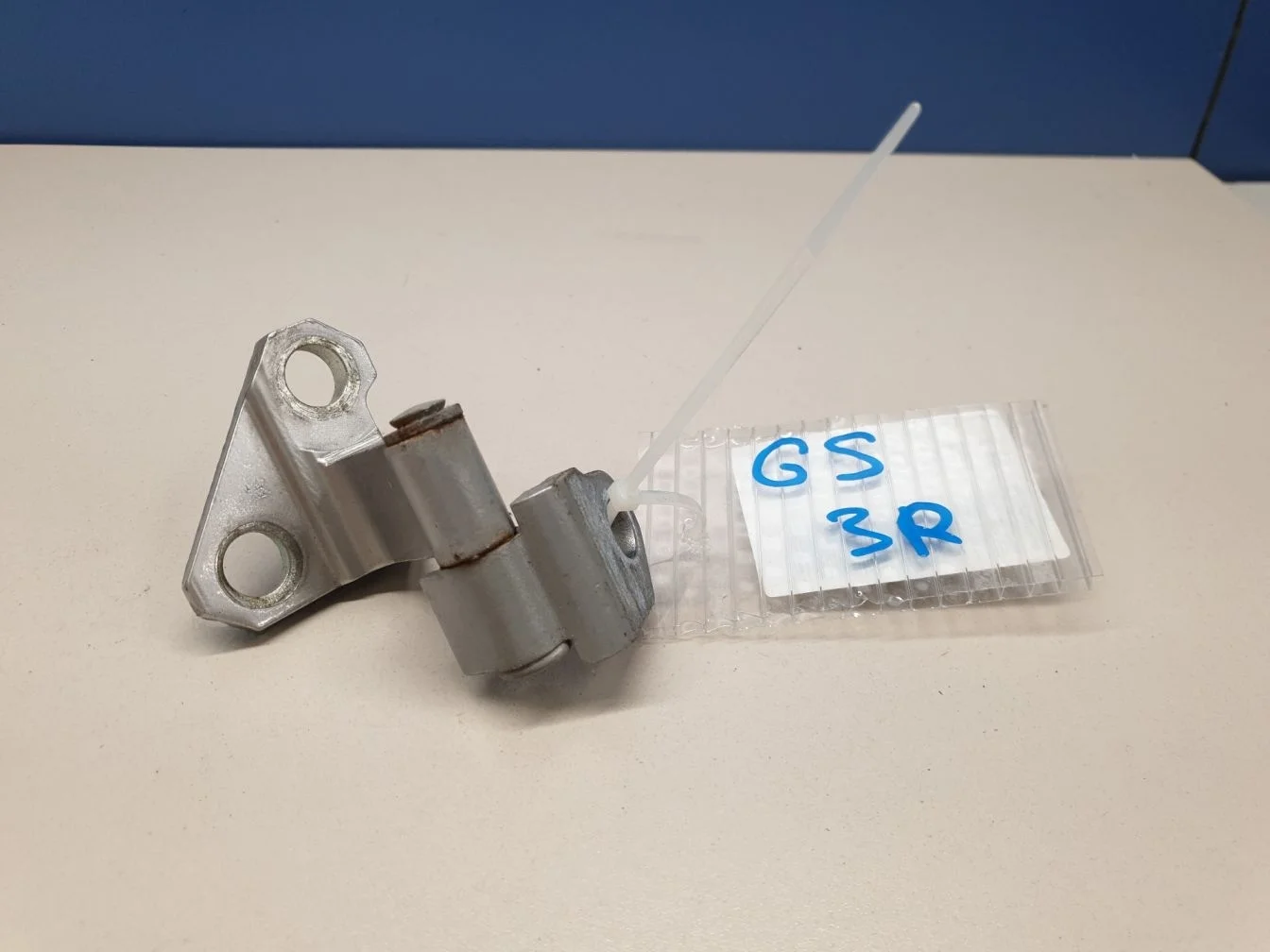 Петля двери задней правой верхняя для Lexus GS S190 2005-2011