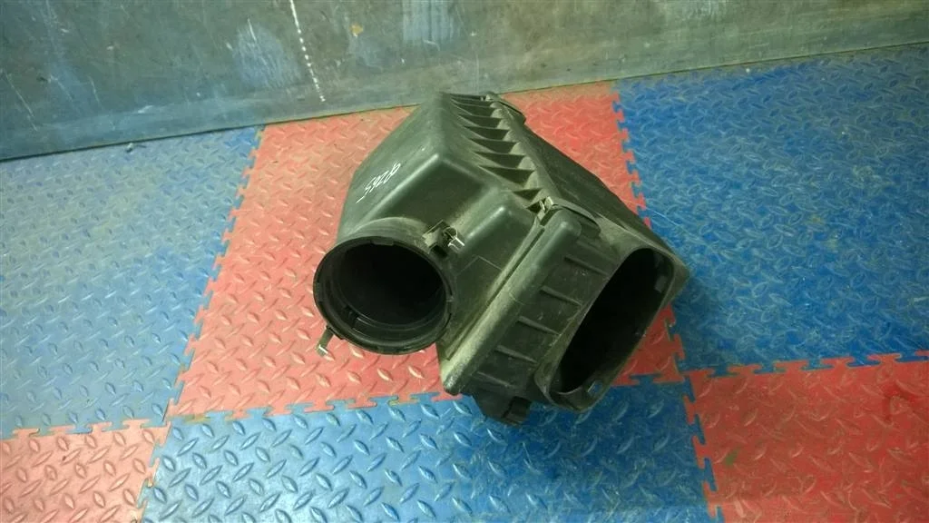 корпус воздушного фильтра BMW X5 E53  M54B30 231 лс 3.0i