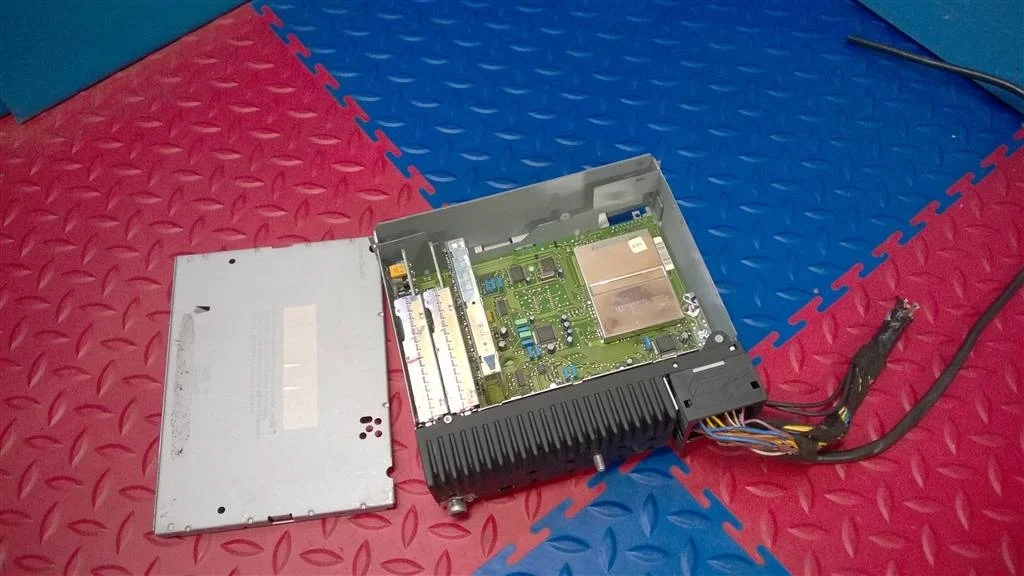 усилитель акустической системы BMW X5 E53  M54B30 231 лс 3.0i