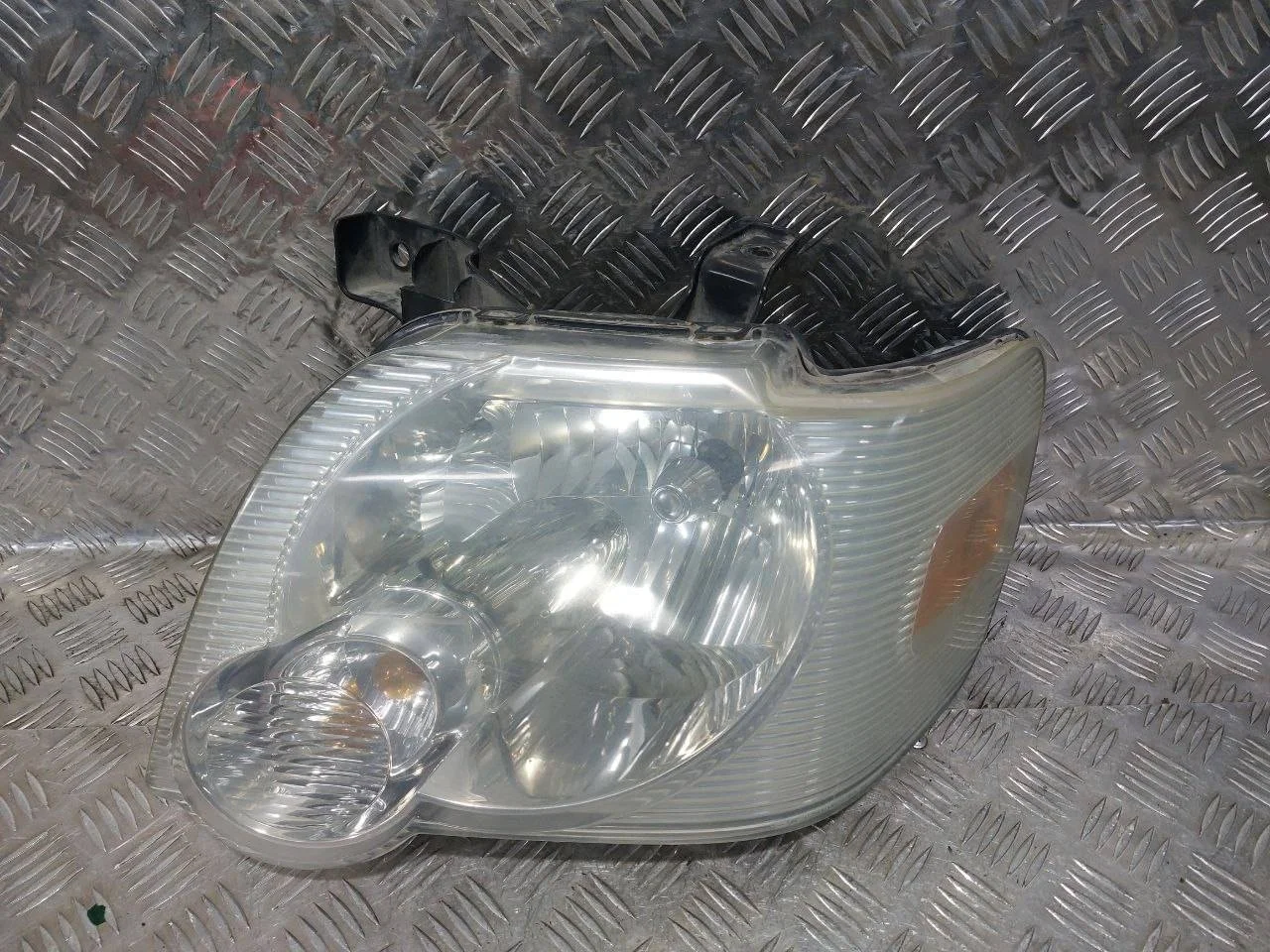 фара левая Ford Explorer 4  U251 U251