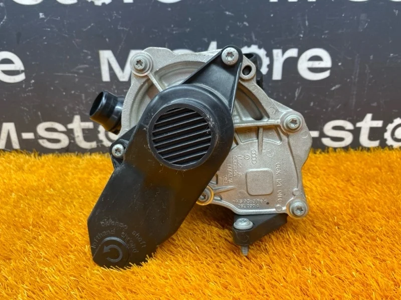 Помпа Audi Q5 2017 06L121111P FY DAXB