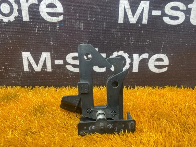 Крюк капота Mercedes-Benz Glk-Class 2010 A2048800064 X204 272.948