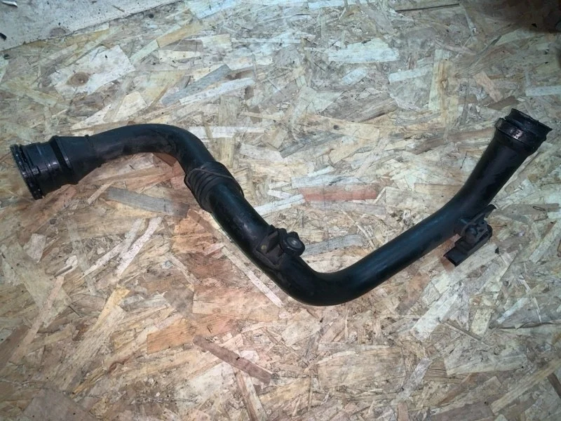 Патрубок интеркулера Renault Megane