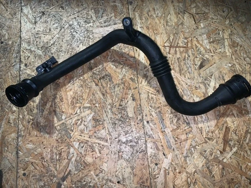 Патрубок интеркулера Renault Megane