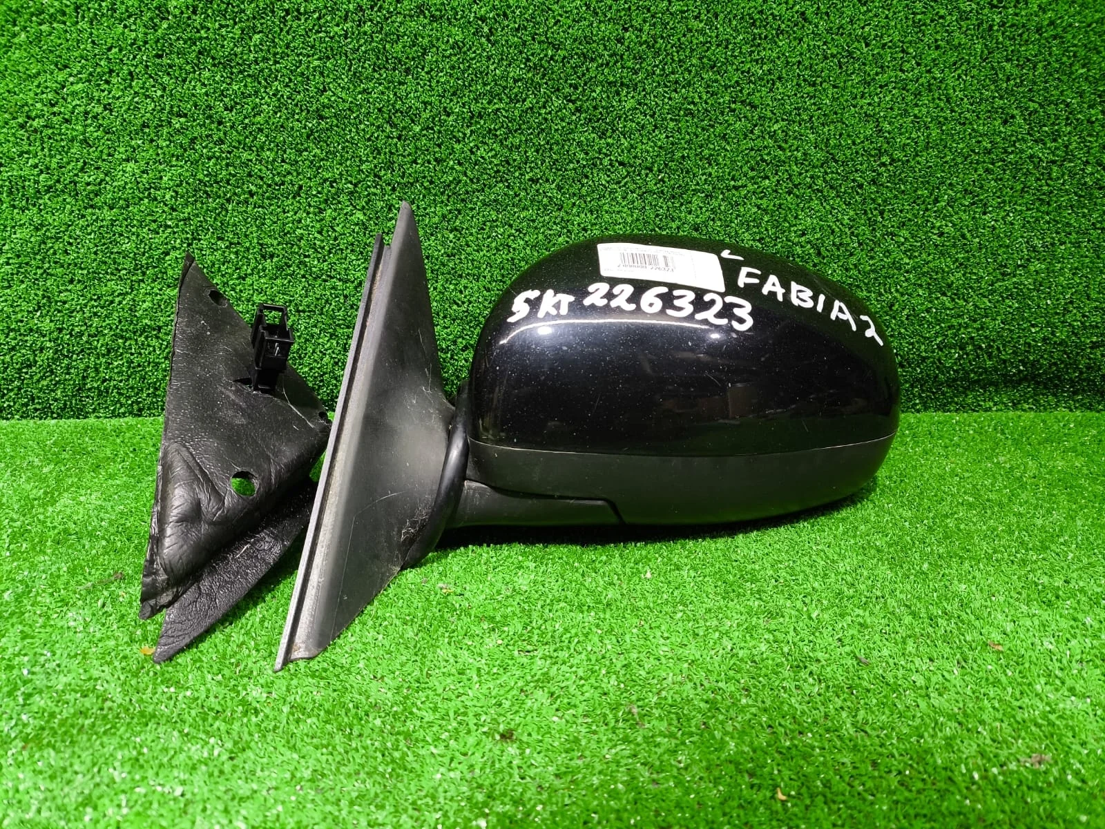 Зеркало SKODA FABIA 2 2007- электрическое левое 5 контактов чёрное б/у FABIA 2(2007-2015)