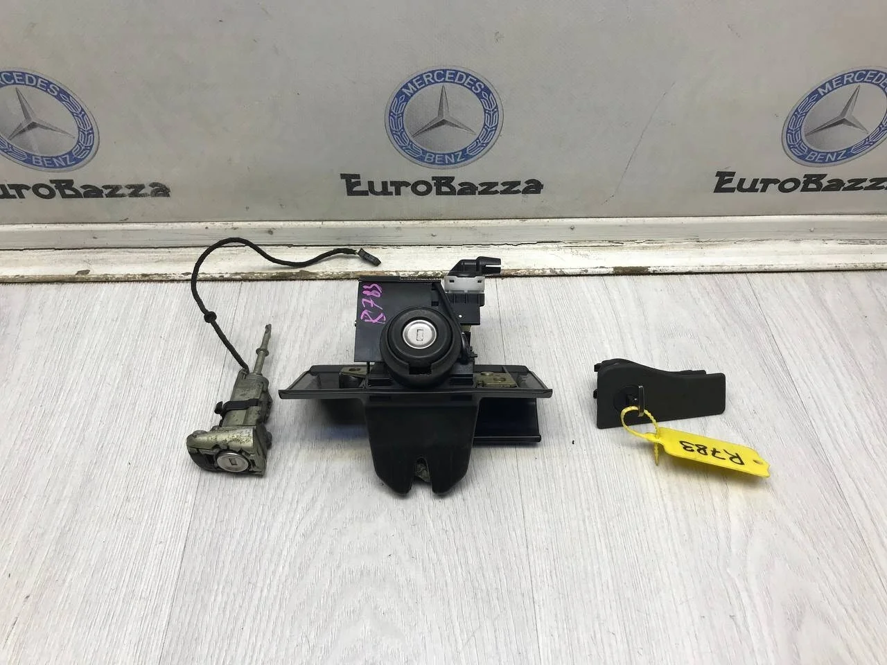 Замок багажника и личинки Mercedes W208