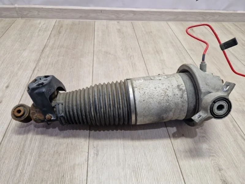 Пневмостойка Audi Q7 2007-2015 4L