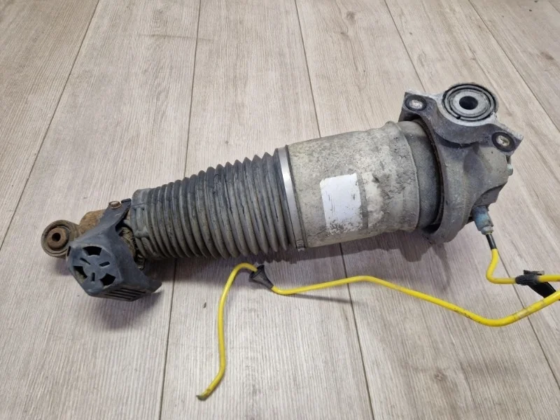 Пневмостойка Audi Q7 2007-2015 4L