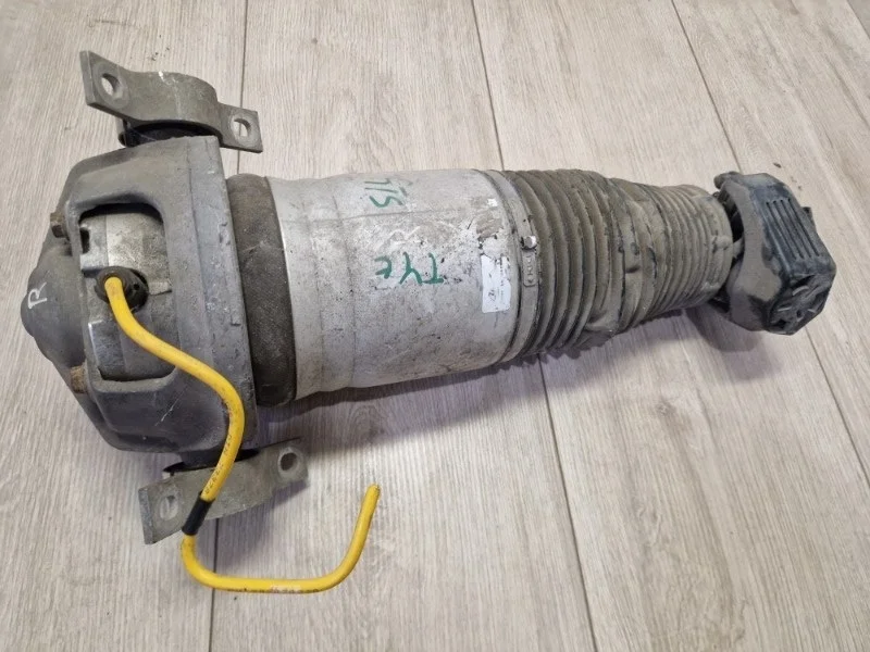 Пневмостойка Audi Q7 2007-2015 4L