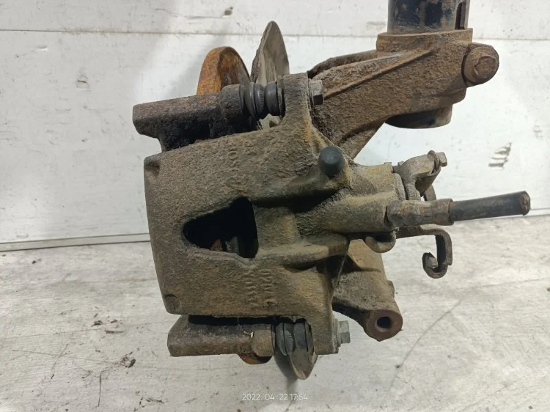 Суппорт задний левый Ford Mondeo 3 (00-07) ХЭТЧБЕК