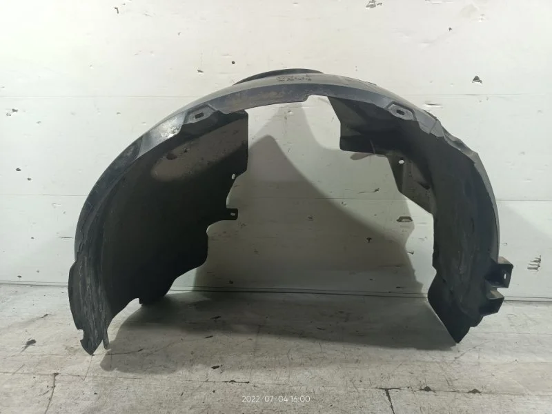 Подкрылок передний правый Ford Mondeo 3 (00-07)