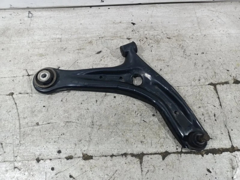 Рычаг передний правый Ford Fiesta (08-12) ХЭТЧБЕК