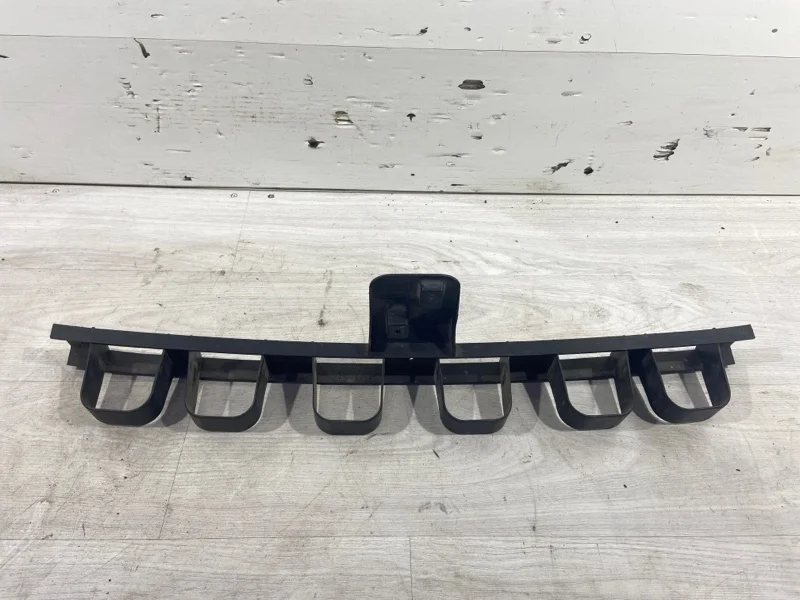 Кронштейн заднего бампера задний FORD Kuga 1