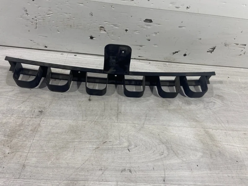 Кронштейн заднего бампера задний FORD Kuga 1