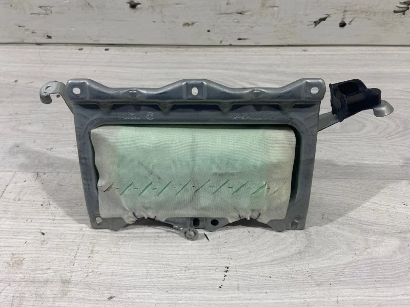 Подушка безопасности (в торпедо) Ford Focus 2